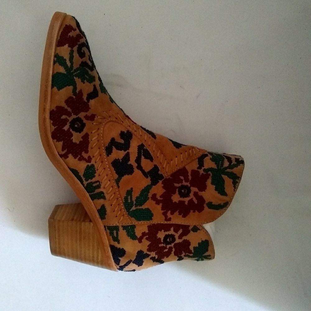 Bootie - Picture 4 of 4